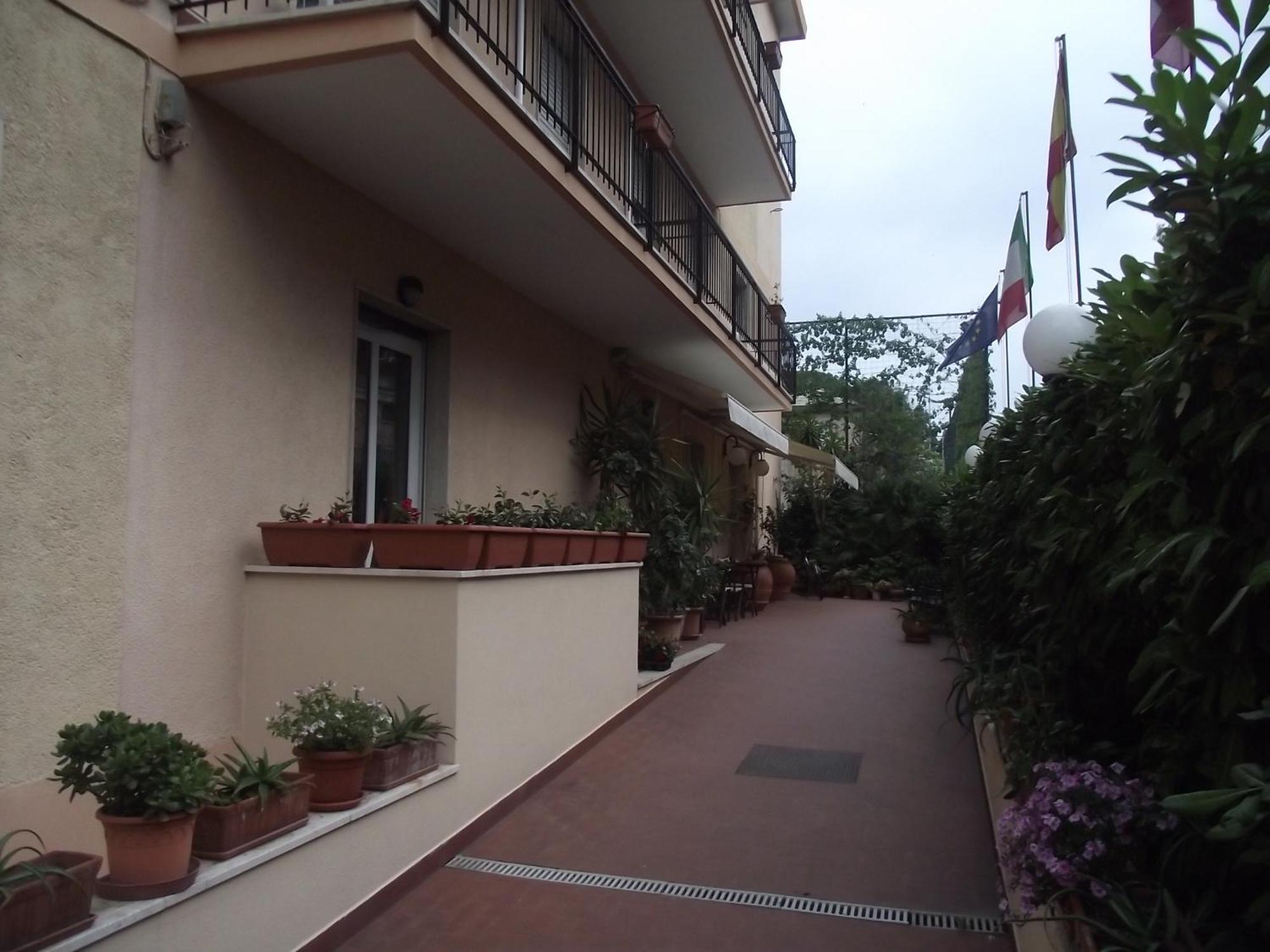 Hotel San Nazario Varazze Exterior photo